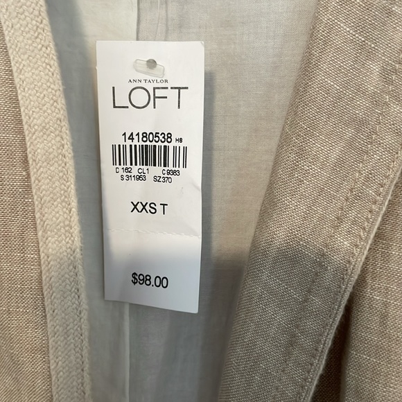 Never worn light tan color - Picture 3 of 4